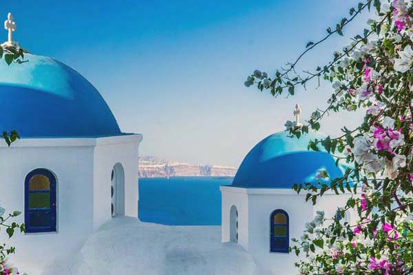 Görögországi fehér házak kék tetővel